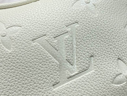 Louis vuitton Inspired Handbags, AA+ Quality 100% Genuine Leather Classic Flap Medium Quilted Lambskin Black Gold, 18X 1 1X 5cm BL 4 Colour