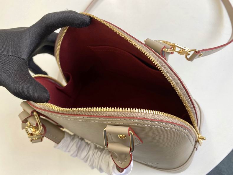 Louis Vuitton Inspired Handbags, AA+ Quality 100% Genuine Leather Classic Flap Medium Quilted Lambskin Black Gold, 18X 1 1X 5cm BL 4 Colour