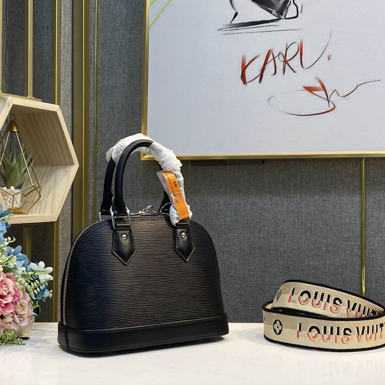 Louis Vuitton Inspired Handbags, AA+ Quality 100% Genuine Leather Classic Flap Medium Quilted Lambskin Black Gold, 18X 1 1X 5cm BL 4 Colour