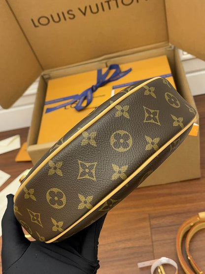 Inspired Handbags, AA+ Quality 100% Genuine Leather Classic Flap Medium Quilted Lambskin Black Gold, 18X 1 1X 5cm BL 4 Colour