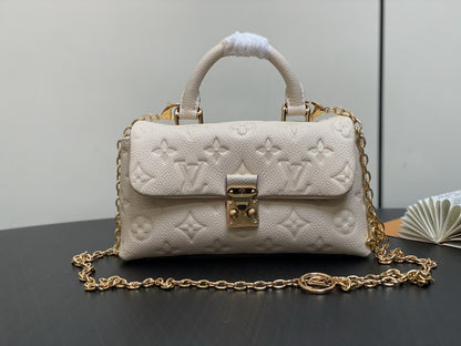 Louis vuitton Handbags, AA+ Quality 100% Genuine Leather Classic Flap Medium Quilted Lambskin Black Gold, 18X 1 1X 5cm BL 4 Colour