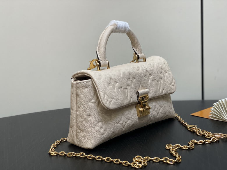 Louis vuitton Handbags, AA+ Quality 100% Genuine Leather Classic Flap Medium Quilted Lambskin Black Gold, 18X 1 1X 5cm BL 4 Colour