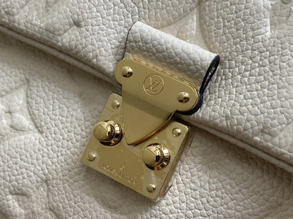 Louis vuitton Handbags, AA+ Quality 100% Genuine Leather Classic Flap Medium Quilted Lambskin Black Gold, 18X 1 1X 5cm BL 4 Colour