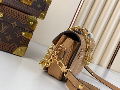 Louis Vuitton Handbags, AA+ Quality 100% Genuine Leather Classic Flap Medium Quilted Lambskin Black Gold, 18X 1 1X 5cm BL 4 Colour