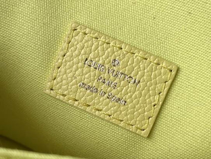 Louis Vuitton Handbags, AA+ Quality 100% Genuine Leather Classic Flap Medium Quilted Lambskin Black Gold, 18X 1 1X 5cm BL 4 Colour