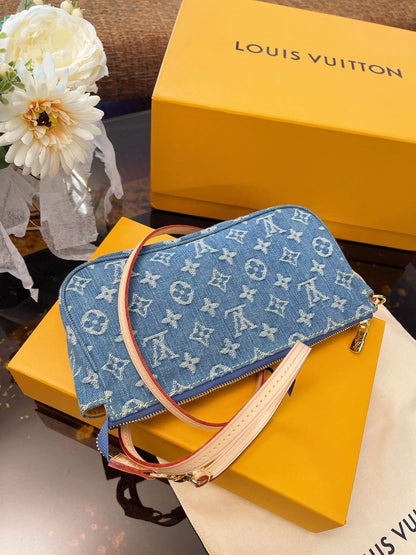 Louis Vuitton Handbags, AA+ Quality 100% Genuine Leather Classic Flap Medium Quilted Lambskin Black Gold, 18X 1 1X 5cm BL 4 Colour