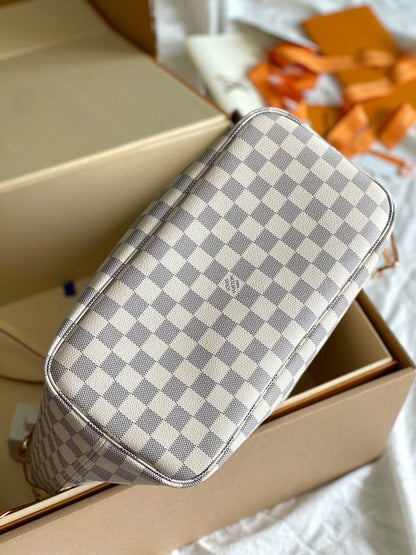 louis vuitton Inspired Handbags, AA+ Quality 100% Genuine Leather Classic Flap Medium Quilted Lambskin Black Gold, 18X 1 1X 5cm BL 4 Colour