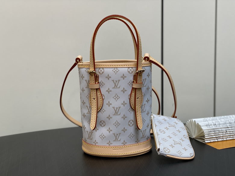 Louis Vuitton Inspired Handbags, AA+ Quality 100% Genuine Leather Classic Flap Medium Quilted Lambskin Black Gold, 18X 1 1X 5cm BL 4 Colour