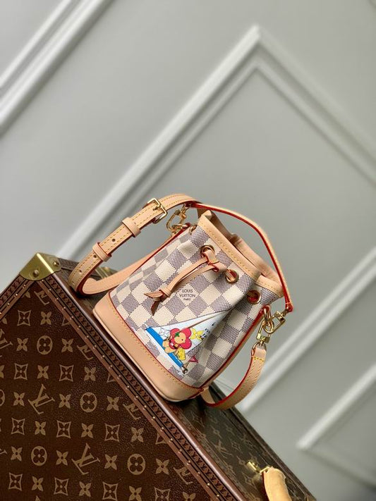 Louis Vuitton Inspired Handbags, AA+ Quality 100% Genuine Leather Classic Flap Medium Quilted Lambskin Black Gold, 18X 1 1X 5cm BL 4 Colour