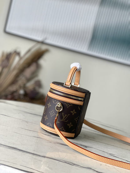 Louis Vuitton Inspired Handbags, AA+ Quality 100% Genuine Leather Classic Flap Medium Quilted Lambskin Black Gold, 18X 1 1X 5cm BL 4 Colour