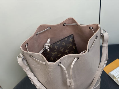 Louis Vuitton Inspired Handbags, AA+ Quality 100% Genuine Leather Classic Flap Medium Quilted Lambskin Black Gold, 18X 1 1X 5cm BL 4 Colour