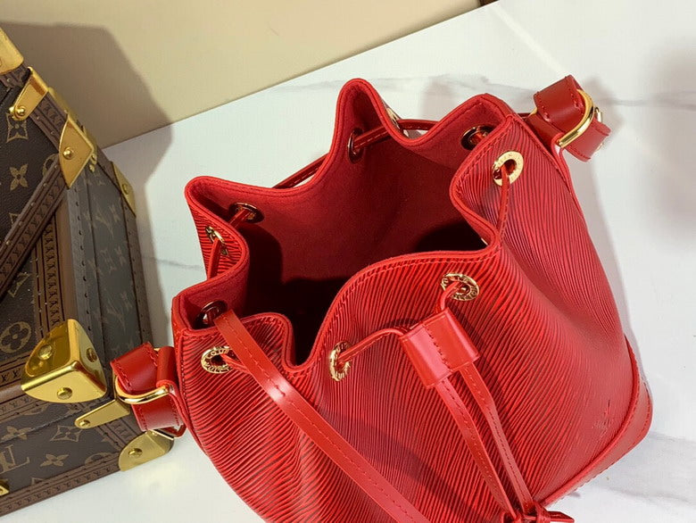 Louis Vuitton Inspired Handbags, AA+ Quality 100% Genuine Leather Classic Flap Medium Quilted Lambskin Black Gold, 18X 1 1X 5cm BL 4 Colour