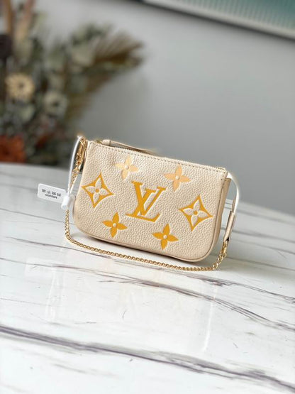 Louis Vuitton Handbags, AA+ Quality 100% Genuine Leather Classic Flap Medium Quilted Lambskin Black Gold, 18X 1 1X 5cm BL 4 Colour