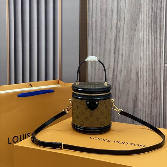 Louis Vuitton Inspired Handbags, AA+ Quality 100% Genuine Leather Classic Flap Medium Quilted Lambskin Black Gold, 18X 1 1X 5cm BL 4 Colour