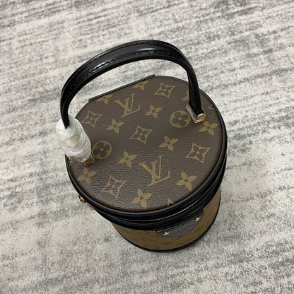 Louis Vuitton Inspired Handbags, AA+ Quality 100% Genuine Leather Classic Flap Medium Quilted Lambskin Black Gold, 18X 1 1X 5cm BL 4 Colour
