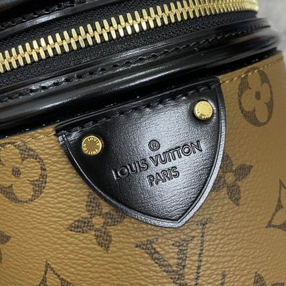 Louis Vuitton Inspired Handbags, AA+ Quality 100% Genuine Leather Classic Flap Medium Quilted Lambskin Black Gold, 18X 1 1X 5cm BL 4 Colour