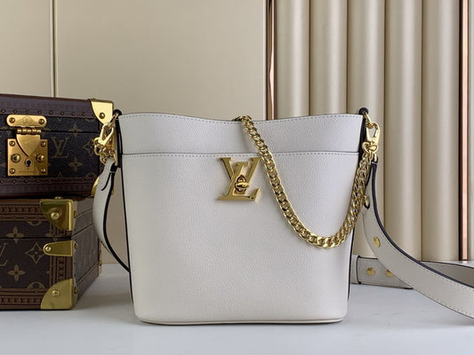Louis Vuitton Inspired Handbags, AA+ Quality 100% Genuine Leather Classic Flap Medium Quilted Lambskin Black Gold, 18X 1 1X 5cm BL 4 Colour